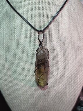 Smoky Quartz Crystal Pendant - Handwrapped Wire Design (Reiki Healing Energy)